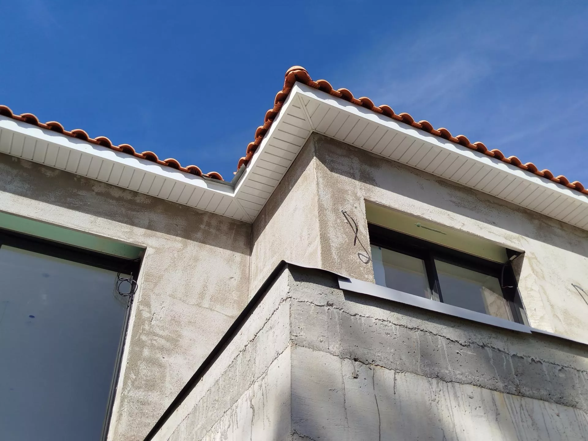 Sous-face aluminium sur maison à étage
